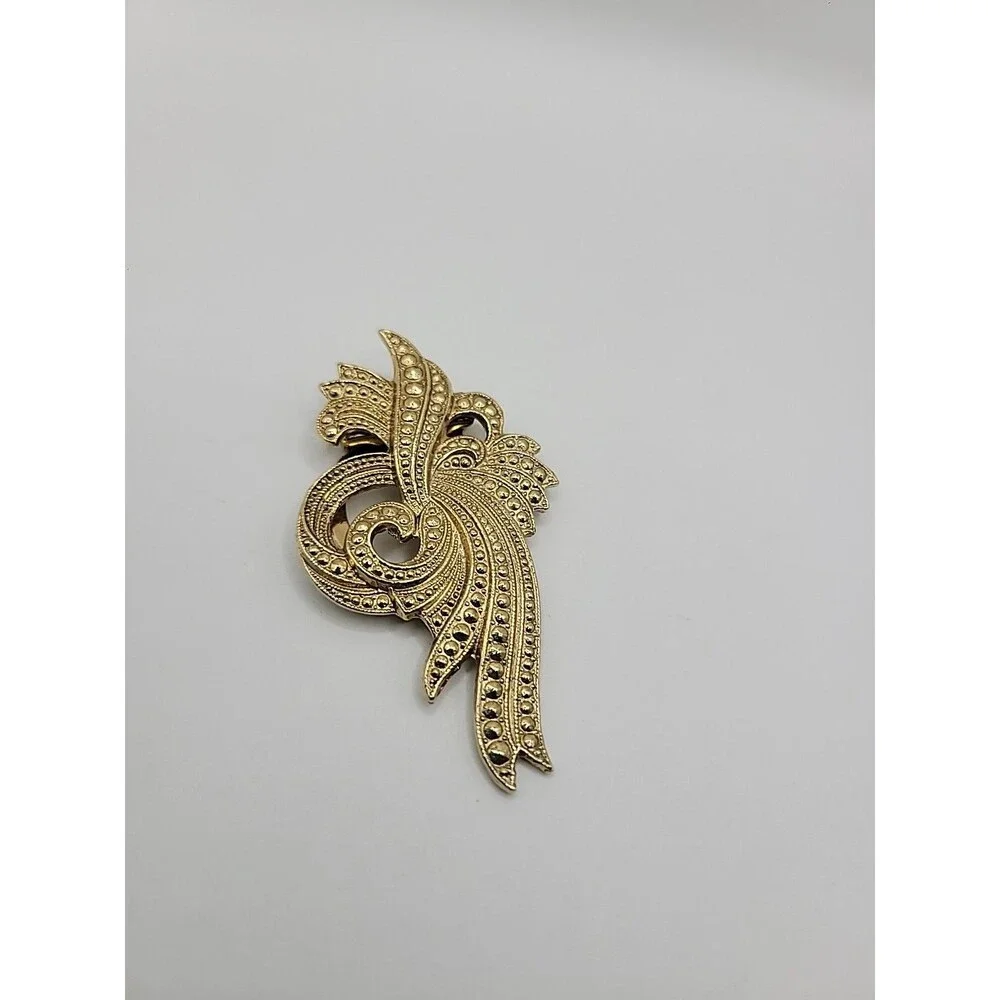 Vintage Gold‎ Tone Abtract Swirl Fur Clip Mid Century Costume Jewelry